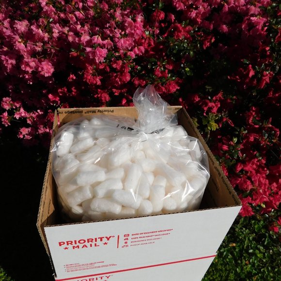1.5 Cubic FT Biodegradable Packing Peanuts FIRM - Picture 2 of 3